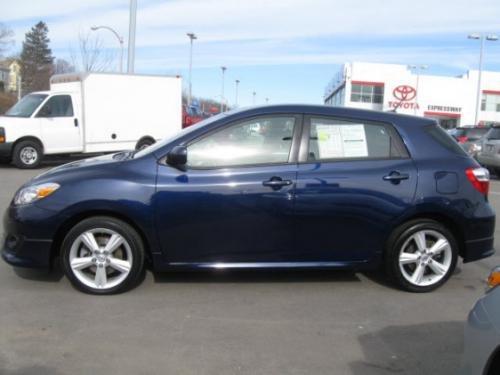 Photo of a 2009-2013 Toyota Matrix in Nautical Blue Metallic (paint color code 8S6)