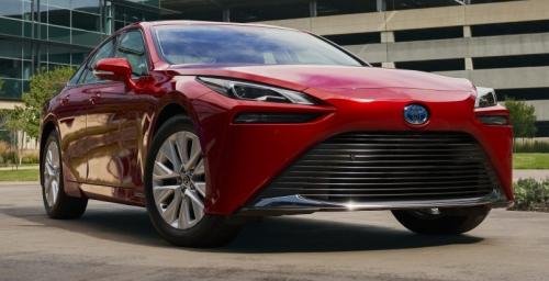 Photo of a 2021-2024 Toyota Mirai in Supersonic Red (paint color code 3U5)