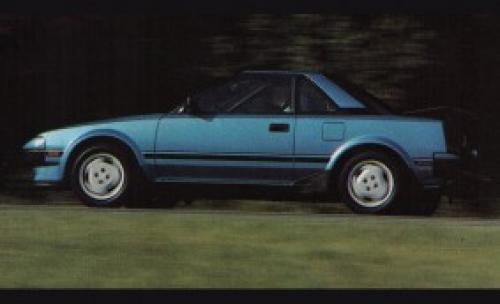 Photo of a 1985-1986 Toyota MR2 in Light Blue Metallic (paint color code 8B8)