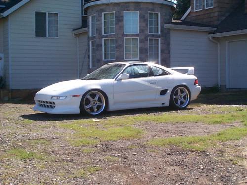 Photo of a 1993-1995 Toyota MR2 in Super White (paint color code 040)