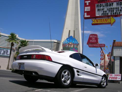 Photo of a 1991-1992 Toyota MR2 in Super White (AKA White) (paint color code 043)