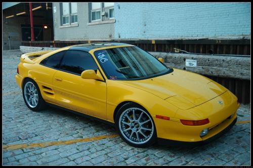 Photo Image Gallery & Touchup Paint: Toyota Mr2 in Signal Yellow (567)