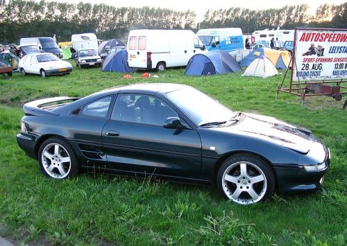 Photo of a 1991-1992 Toyota MR2 in Aquamarine Pearl (paint color code 742)