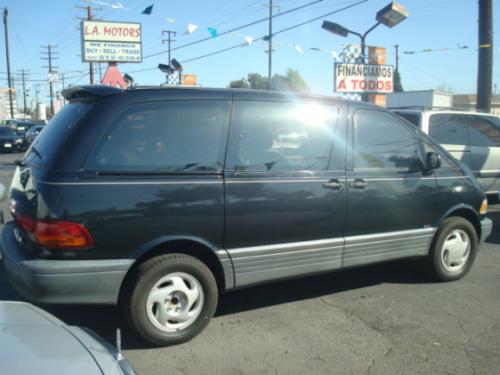 Photo of a 1996 Toyota Previa in Graystone Pearl (paint color code 191)