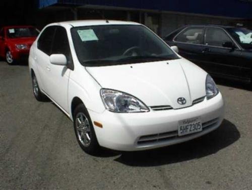 Photo of a 2003 Toyota Prius in Super White (paint color code 040)