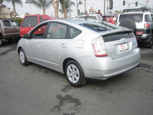 Photo of a 2006-2009 Toyota Prius in Classic Silver Metallic (paint color code 1F7