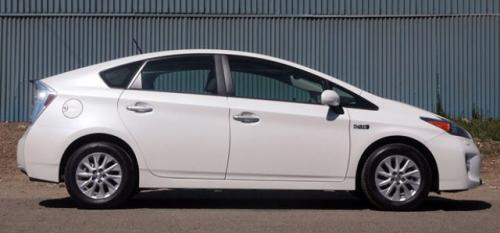 Photo Image Gallery & Touchup Paint: Toyota Prius in Blizzard Pearl (070)