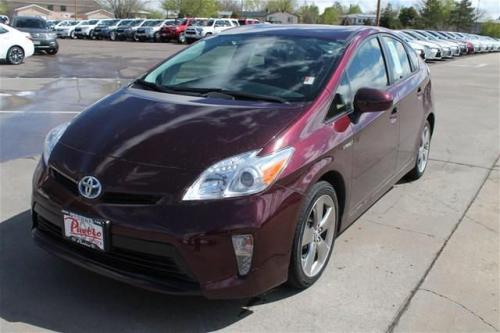 Photo of a 2013 Toyota Prius in Black Cherry Pearl (paint color code 3P2)