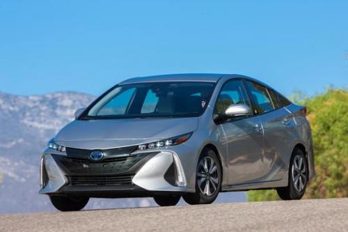 Photo Image Gallery & Touchup Paint: Toyota Prius in Classic Silver ...