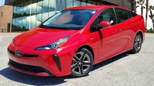 Photo of a 2022 Toyota Prius in Supersonic Red (paint color code 3U5)