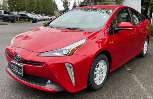 Photo of a 2022 Toyota Prius in Supersonic Red (paint color code 3U5)