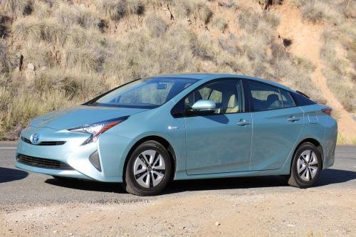 Photo of a 2016-2022 Toyota Prius in Sea Glass Pearl (paint color code 781