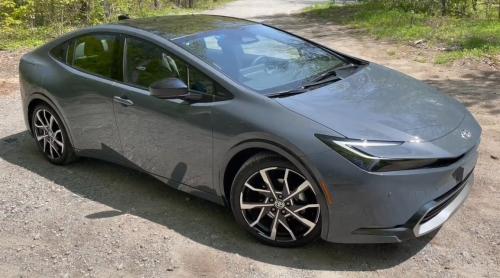 Photo of a 2023-2025 Toyota Prius in Guardian Gray (paint color code 1M2)