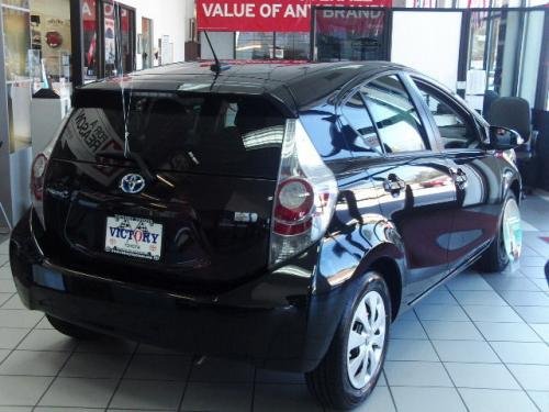 Photo of a 2012-2019 Toyota Prius c in Black Sand Pearl (paint color code 209E)