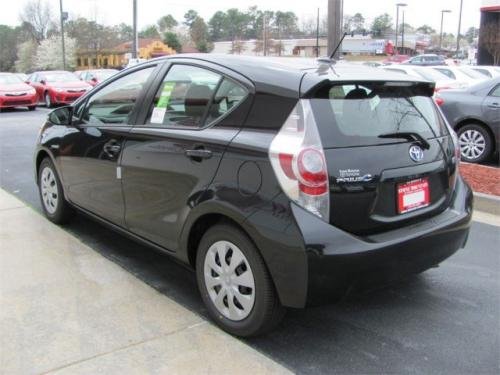 Photo of a 2012-2019 Toyota Prius c in Black Sand Pearl (paint color code 209E)