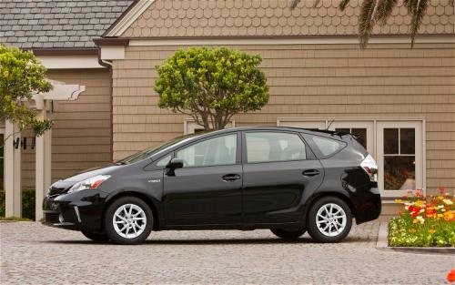 Photo of a 2012-2014 Toyota Prius v in Black (paint color code 202