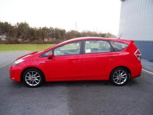 Photo of a 2015-2017 Toyota Prius v in Absolutely Red (paint color code 3P0)