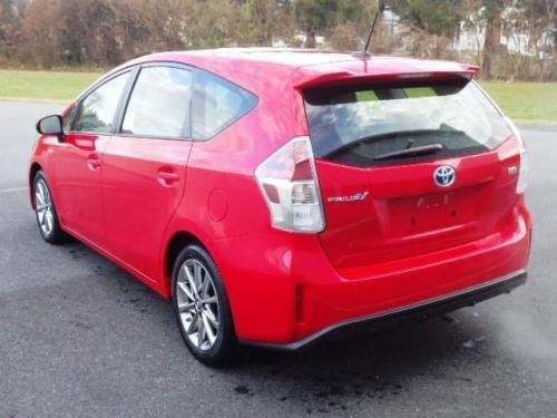Photo of a 2015-2017 Toyota Prius v in Absolutely Red (paint color code 3P0)