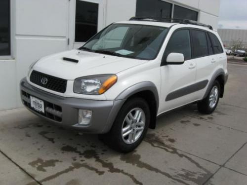 Photo of a 2001-2003 Toyota RAV4 in Natural White (paint color code 056)