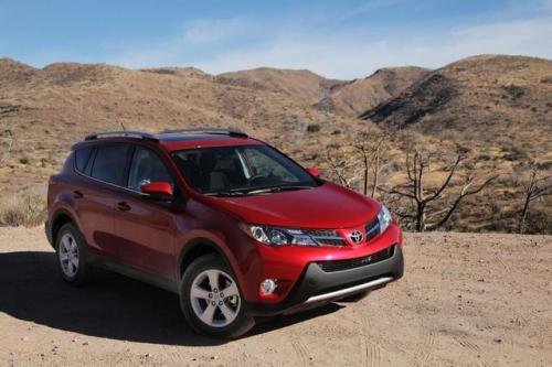 Photo of a 2013-2017 Toyota RAV4 in Barcelona Red Metallic (paint color code 3R3