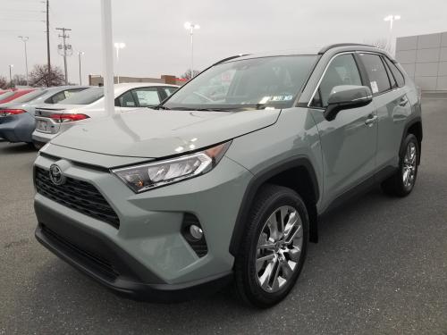 Photo of a 2019-2023 Toyota RAV4 in Lunar Rock (paint color code 6X3)