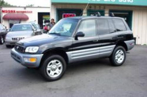 Photo of a 1997-2000 Toyota RAV4 in Black (paint color code K62