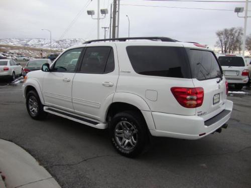 Photo of a 2004 Toyota Sequoia in Natural White (paint color code 056A)