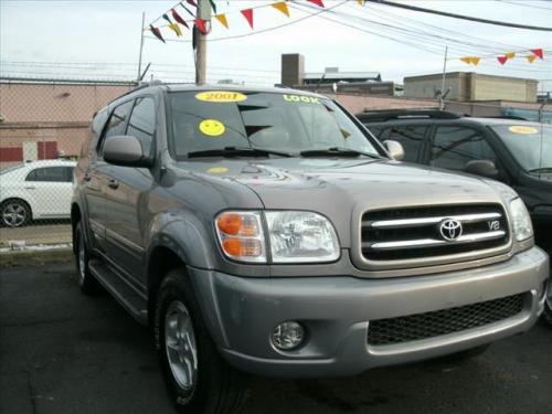 Photo Image Gallery & Touchup Paint: Toyota Sequoia in Thunder Gray ...