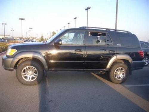 Photo of a 2003-2004 Toyota Sequoia in Black on Phantom Gray Pearl (paint color code 202B)