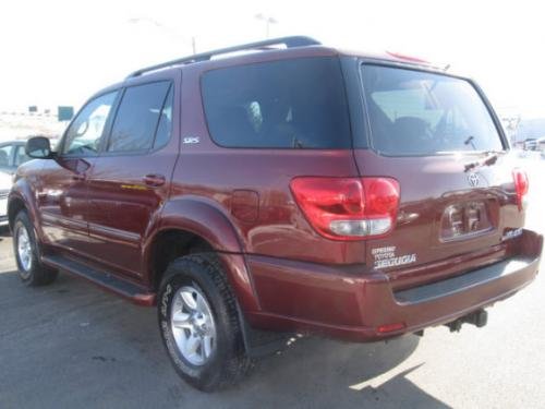 Photo of a 2003-2007 Toyota Sequoia in Salsa Red Pearl (paint color code 3Q3)