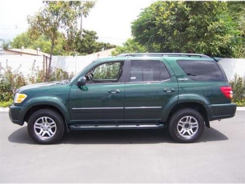 Photo of a 2001-2004 Toyota Sequoia in Imperial Jade Mica (paint color code 6Q7B)