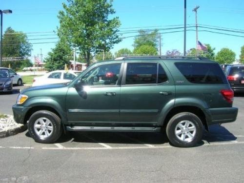 Photo of a 2006-2007 Toyota Sequoia in Timberland Mica (paint color code 6T8)