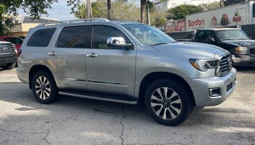 Photo of a 2020-2022 Toyota Sequoia in Celestial Silver Metallic (paint color code 1J9)