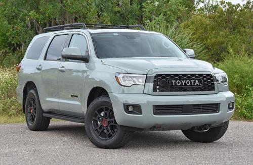 Photo of a 2021-2022 Toyota Sequoia in Lunar Rock (paint color code 6X3)