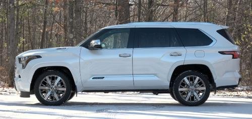 Photo of a 2023-2024 Toyota Sequoia in Wind Chill Pearl (paint color code 089
