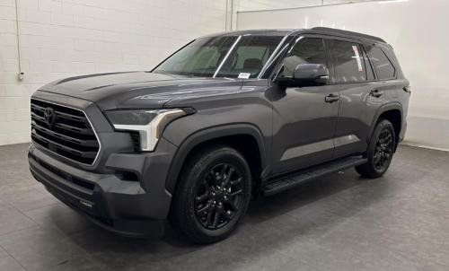 Photo of a 2024 Toyota Sequoia in Magnetic Gray Metallic (paint color code 1G3)