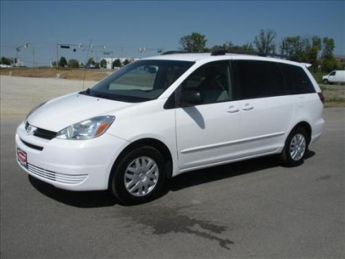 Photo Image Gallery & Touchup Paint: Toyota Sienna in Natural White (056)