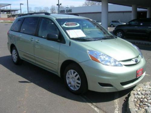 Photo Image Gallery & Touchup Paint: Toyota Sienna in Silver Pine Mica ...