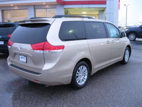 Photo of a 2011-2014 Toyota Sienna in Sandy Beach Metallic (paint color code 4T8)