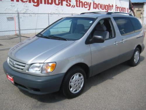 Photo Image Gallery & Touchup Paint: Toyota Sienna in Silver Shadow ...