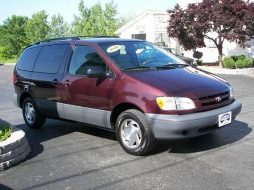 Photo Image Gallery & Touchup Paint: Toyota Sienna in Napa Burgundy ...