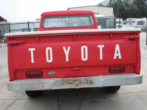 Photo of a 1964-1968 Toyota Stout in Seminole Red (paint color code T332)