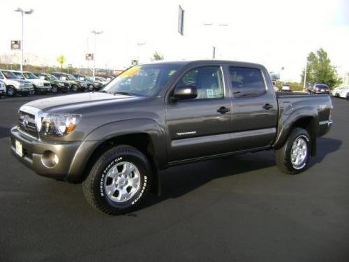 Photo of a 2009-2015 Toyota Tacoma in Pyrite Mica (paint color code 4T3)