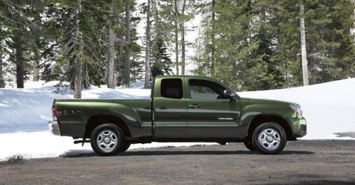 Photo of a 2012-2014 Toyota Tacoma in Spruce Mica (paint color code 6V4)