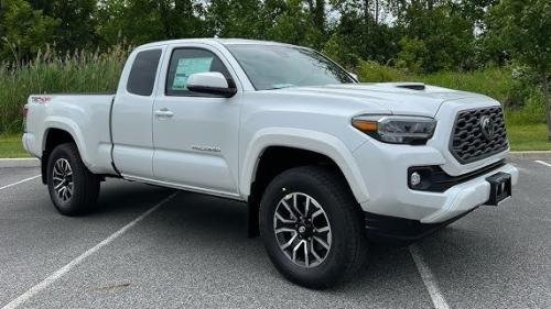 Photo of a 2021-2023 Toyota Tacoma in Wind Chill Pearl (paint color code 089