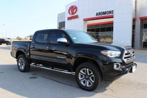 Photo of a 2016-2023 Toyota Tacoma in Black (paint color code 202