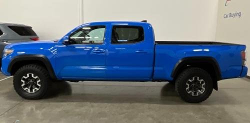 Photo of a 2019-2021 Toyota Tacoma in Voodoo Blue (paint color code 8T6)