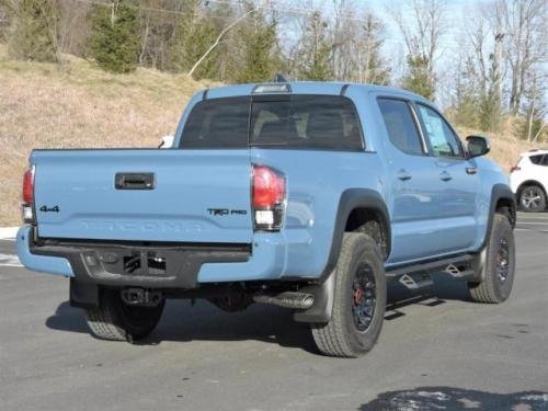 Photo of a 2018-2019 Toyota Tacoma in Cavalry Blue (paint color code 8W2)