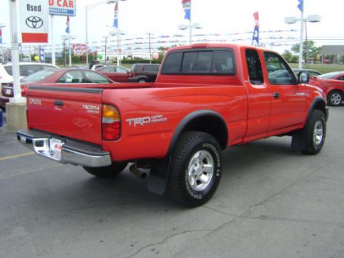 Photo of a 2000 Toyota Tacoma in Cardinal Red (paint color code 3H7)