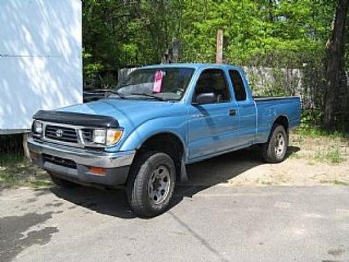 Photo of a 1995.5-1997 Toyota Tacoma in Paradise Blue Metallic (paint color code 754)